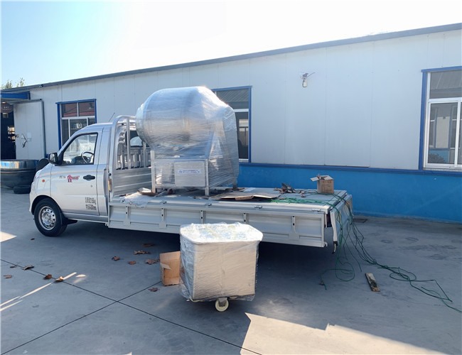 400L變頻真空滾揉機，200L料車發(fā)往重慶