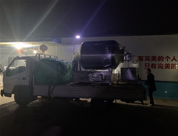 800L變頻水冷泵真空滾揉機(jī)、料水?dāng)嚢杵靼l(fā)往河南周口