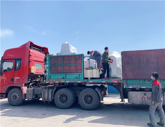 匯品滾揉機、鹽水注射機發(fā)貨現(xiàn)場