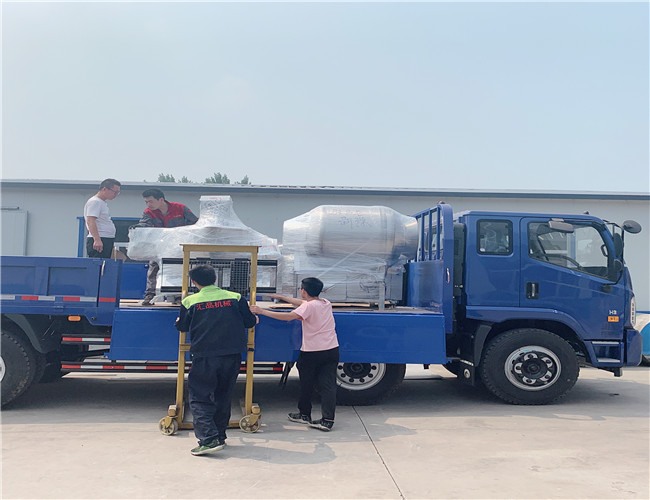 匯品電加熱攪拌鍋、真空包裝機(jī)、真空滾揉機(jī)發(fā)往河南