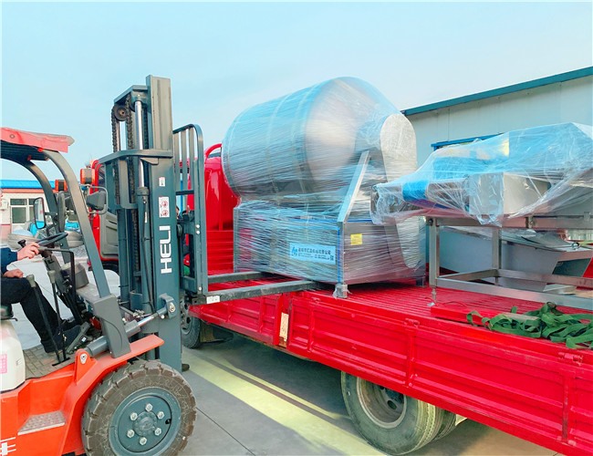 1200L變頻水冷泵真空滾揉機(jī)發(fā)往河南安陽