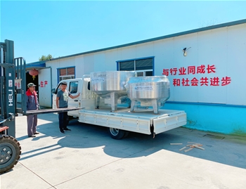 立式保溫電加熱夾層鍋1200L一臺(tái)，500L一臺(tái)，發(fā)往河南周口