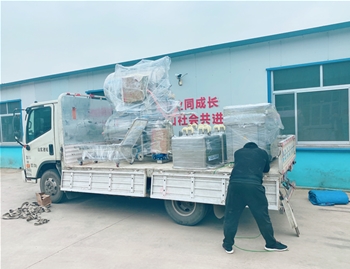 700雙層殺菌鍋、600雙室真空包裝機、200L不銹鋼料車，發(fā)貨河南許昌