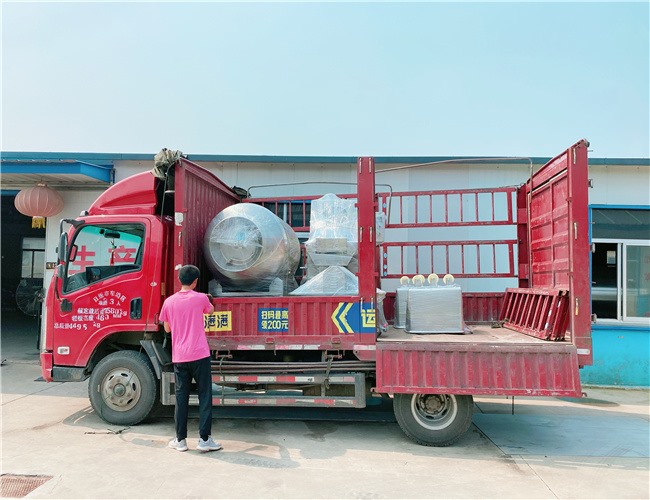 肉制品腌制設備：80針鹽水注射機、600L真空滾揉機、200L料車，發(fā)貨陜西渭南