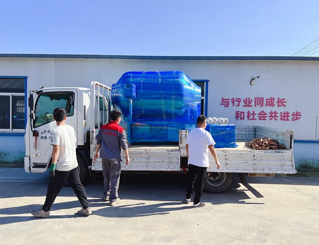 濮陽烤鴨廠訂購1200L真空滾揉機、200L料車2臺，發(fā)貨