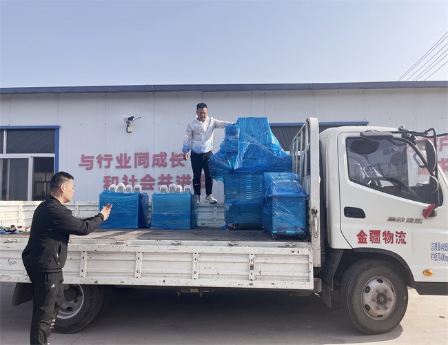 匯品新款80針鹽水注射機(jī)1臺(tái)，200L不銹鋼料車(chē)2臺(tái)發(fā)貨安徽合肥