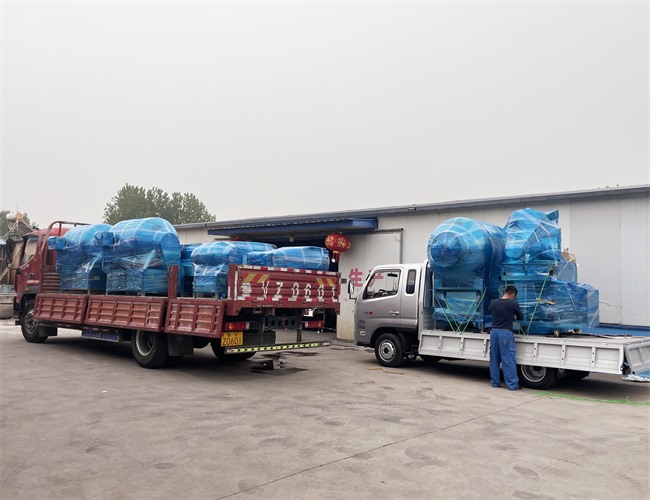 匯品真空滾揉機、料車、上料器、真空包裝機、夾層鍋等肉制品深加工設(shè)備發(fā)貨湖北武漢