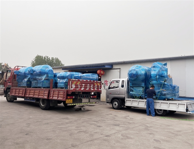 匯品真空滾揉機(jī)、料車、上料器、真空包裝機(jī)、夾層鍋等肉制品深加工設(shè)備發(fā)貨湖北武漢