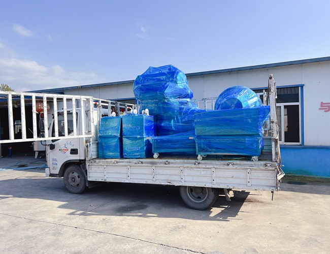 700雙層全自動殺菌鍋、料車、滾揉機(jī)發(fā)貨河南周口