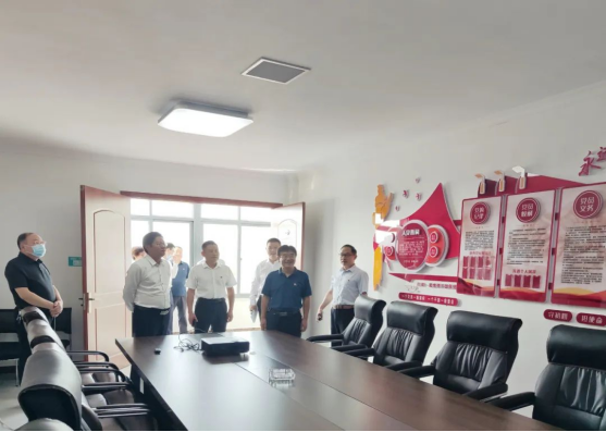 集團(tuán)新招錄員工到礦山接受實(shí)踐鍛煉歡迎儀式新聞稿1381.png 集團(tuán)新招錄員工到礦山接受實(shí)踐鍛煉歡迎儀式新聞稿1381.png