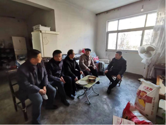 市產(chǎn)業(yè)集團(tuán)2023年春節(jié)前夕走訪慰問困難黨員和老黨員老干部219.png 市產(chǎn)業(yè)集團(tuán)2023年春節(jié)前夕走訪慰問困難黨員和老黨員老干部219.png
